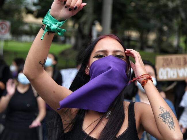 La Defensoría del Pueblo denuncia presuntos abusos contra mujeres en medio de protestas