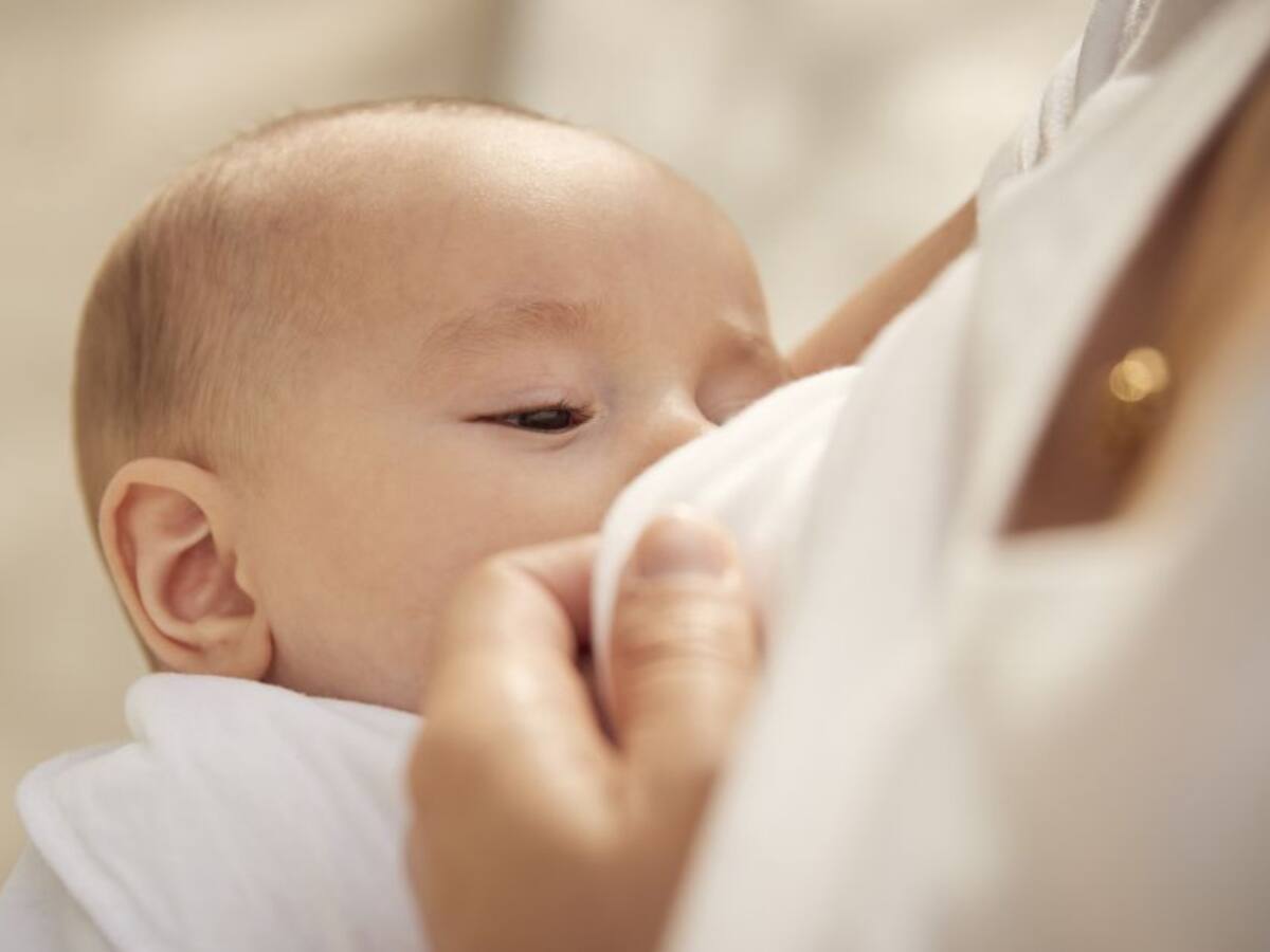 Pediatras rechazan desinformación sobre lactancia materna