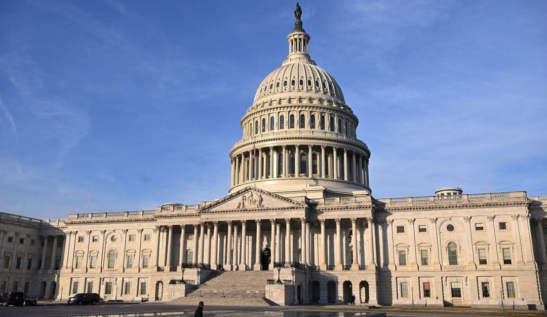 Congreso de EE.UU. acordó proyecto que prohíbe importación de petróleo ruso