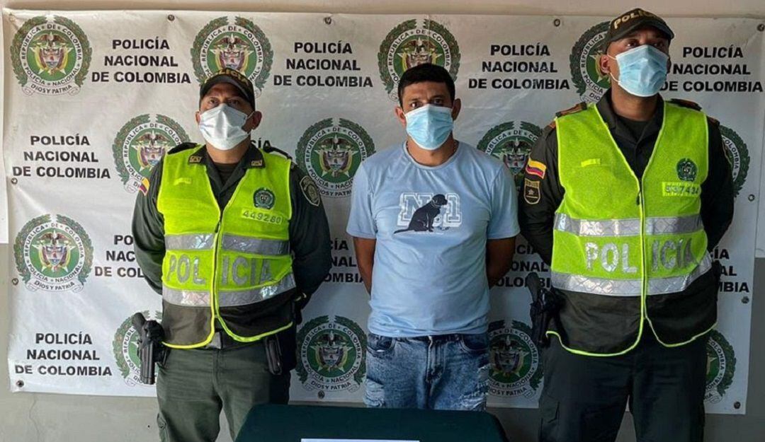 La detención de este hombre se produjo en puesto de control ubicado en la vía que conduce de esa población al municipio de Mompox