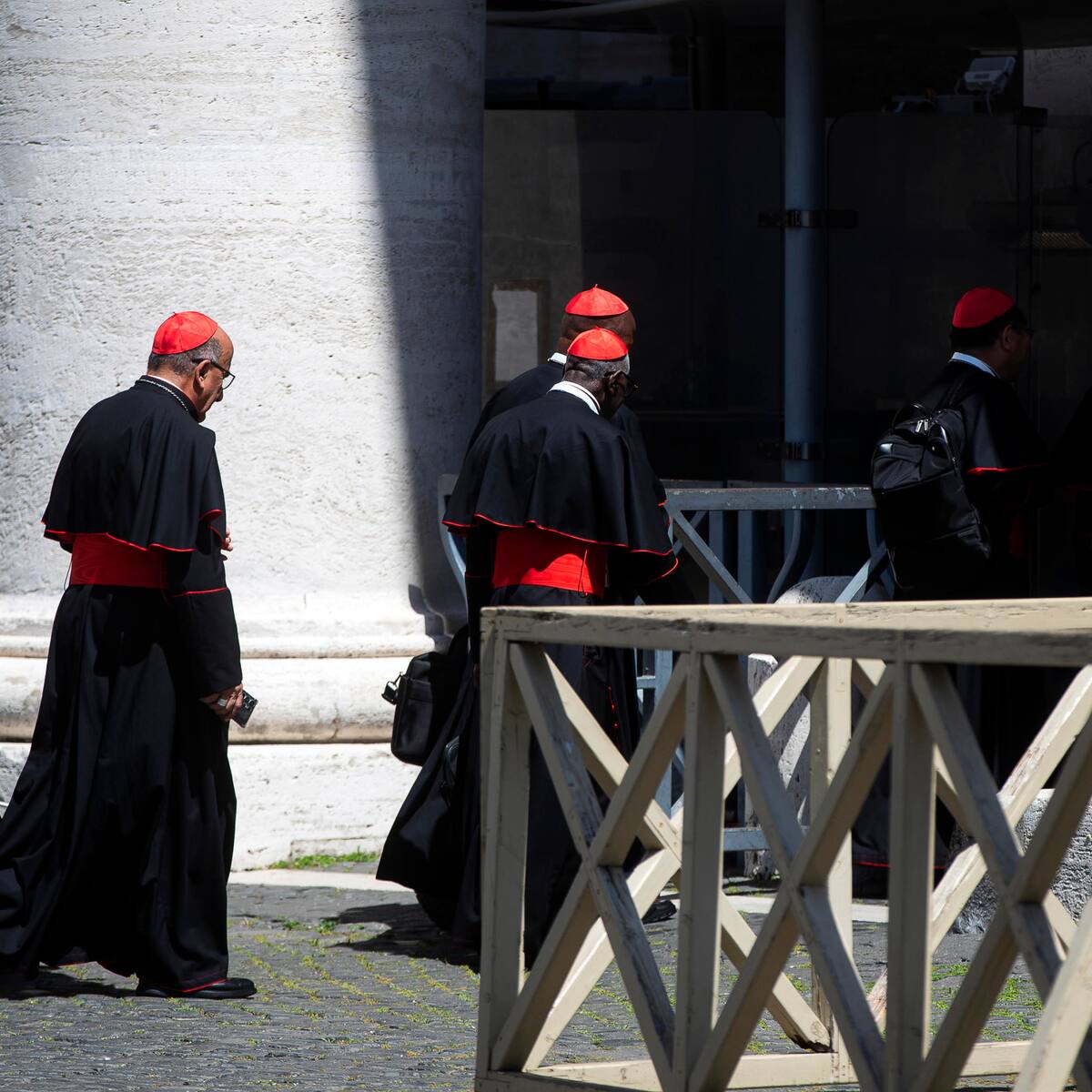 Cardenales estiman que Cónclave puede durar hasta 3 días