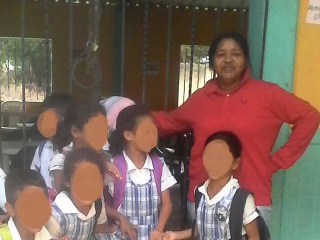 Manipuladoras cierran restaurante en colegio de Pedraza, Magdalena, por falta de pagos. /FOTO CENIT RIVERA