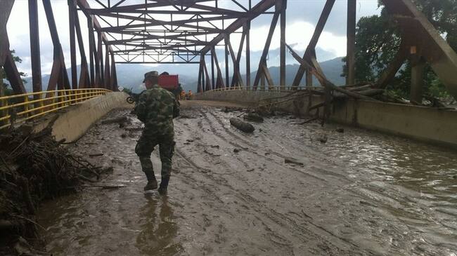 El desbordamiento del río La Paila provocó. Foto: Colprensa