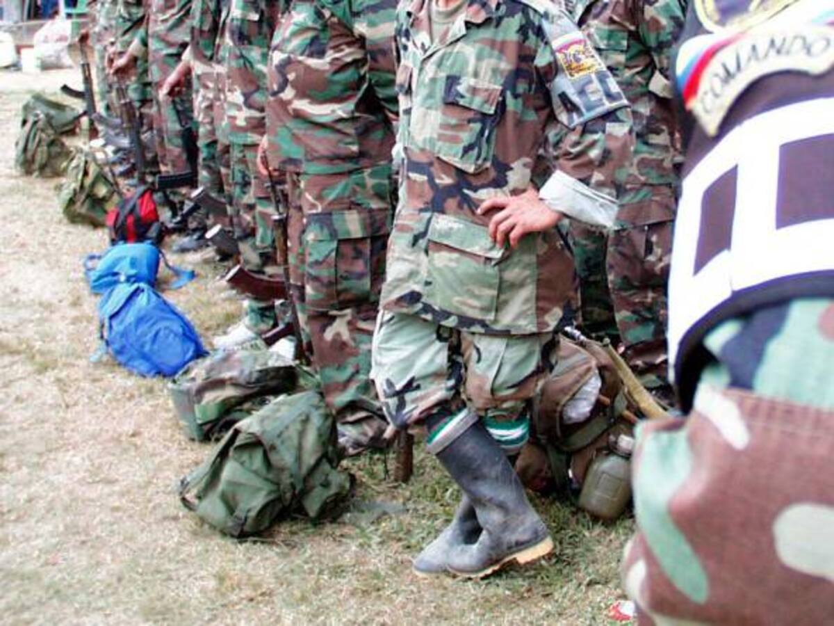 Farc y exparamilitares jugarán partido por reconciliación en Llano Grande