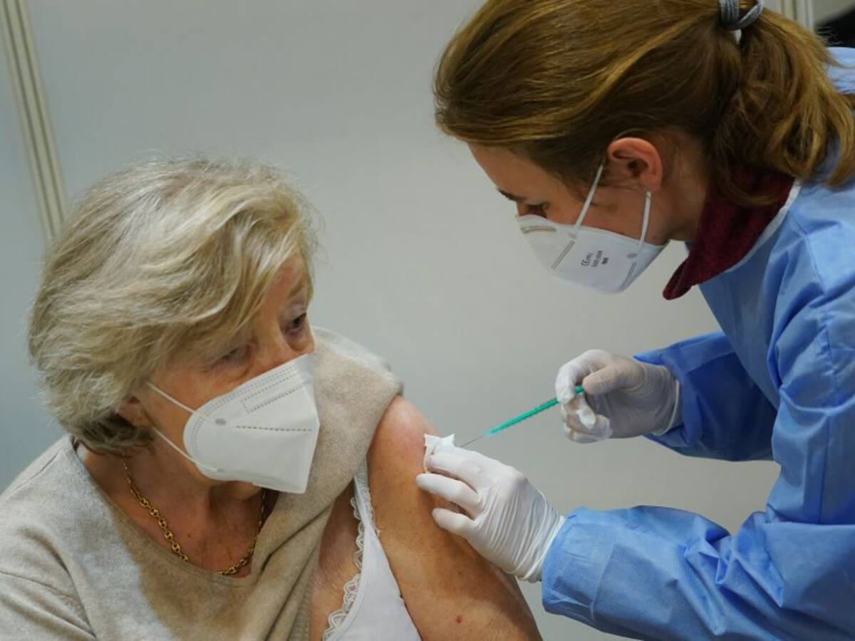 BioNTech pide respetar los plazos para segunda dosis de su vacuna