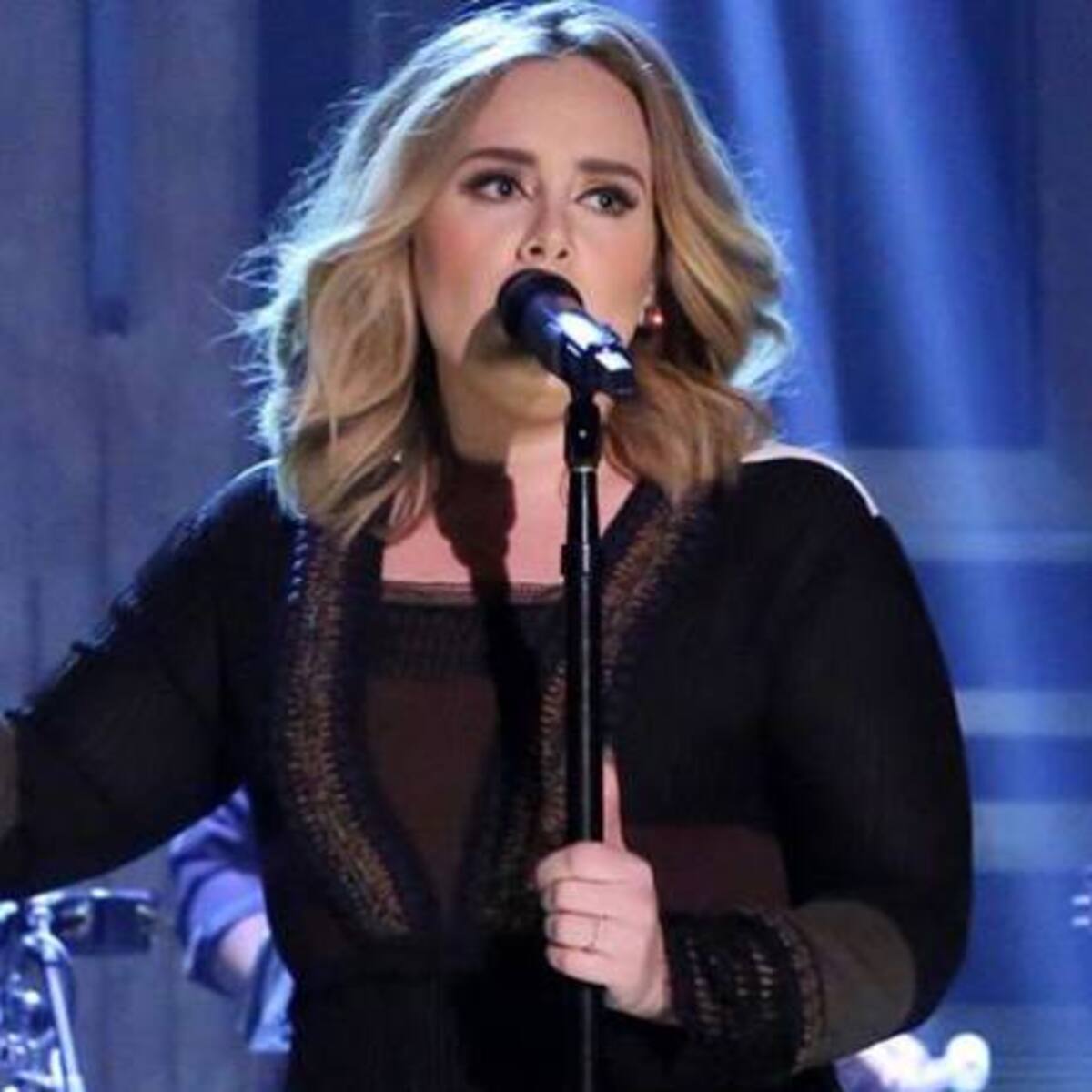 Adele confiesa tener barba a la que bautizó como 'Larry'