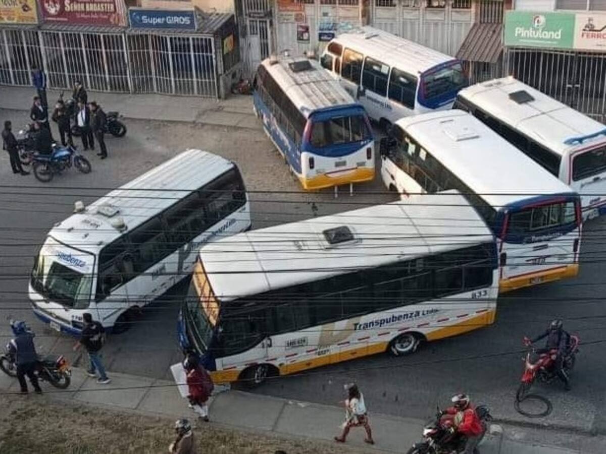 Transportadores públicos se unieron al paro de camioneros en Cauca