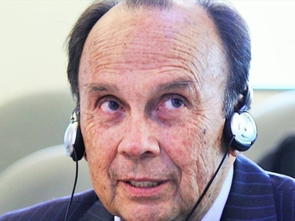 Hernán Peláez cree que Platini puede ser el sucesor de Blatter