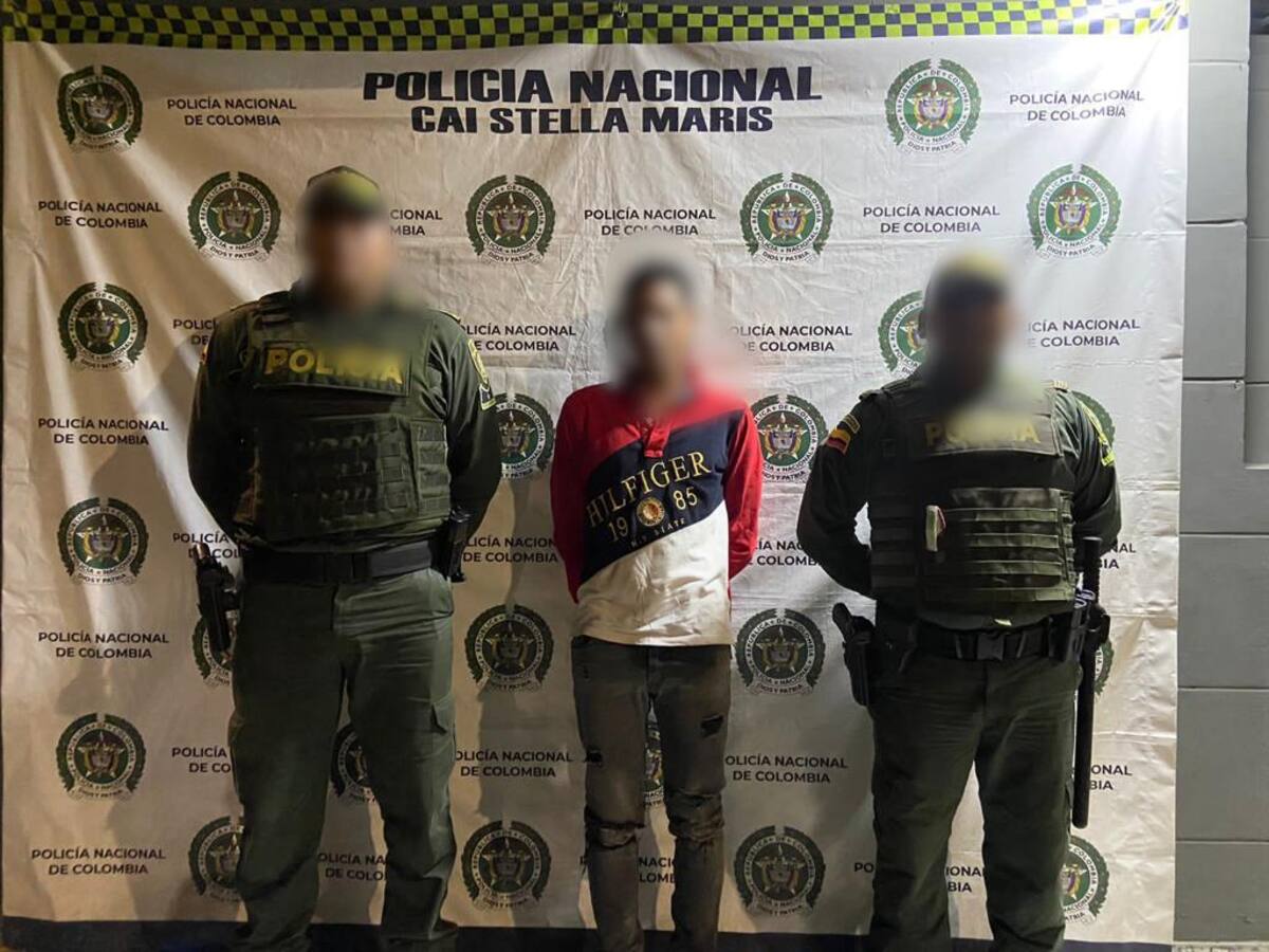 Mujer auxiliar de Policía ayudó a frustrar robo a turista en el Centro Histórico