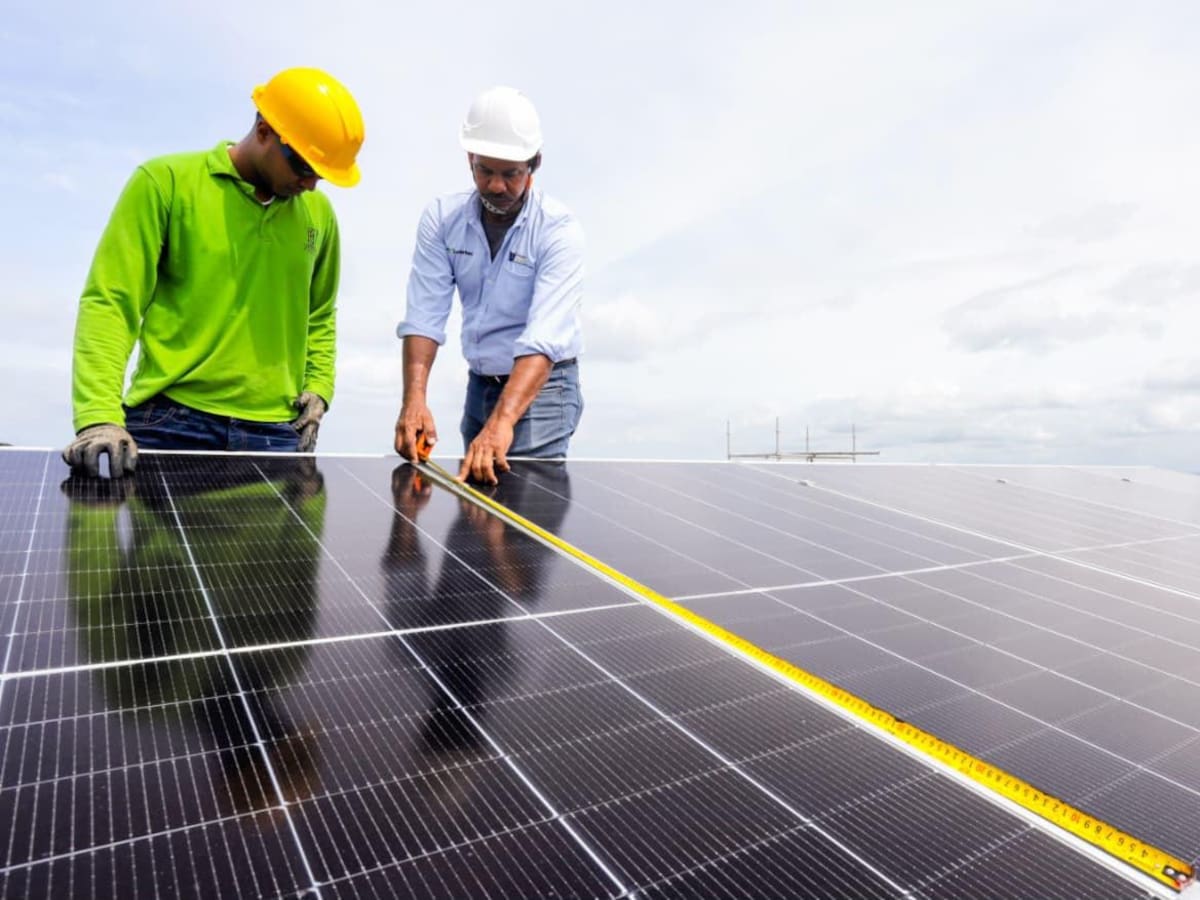 Nuevo INEM abrirá la primera planta escolar de ensamblaje de paneles solares de América Latina