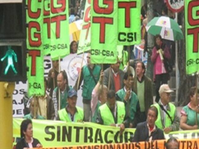 Centrales Obreras convocaron para hoy una movilización nacional en respaldo al paro