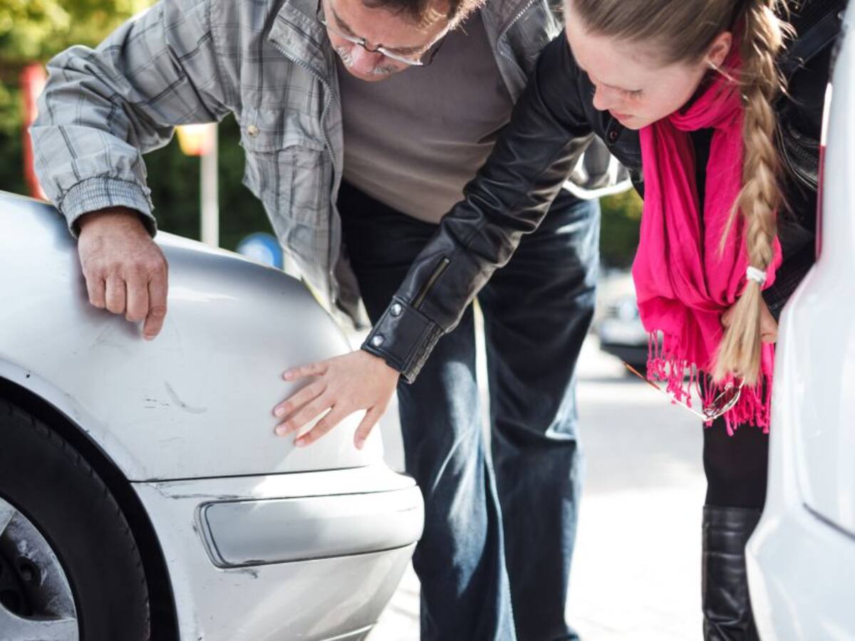 Hombre pidió dinero a una mujer luego de fingir que lo atropelló