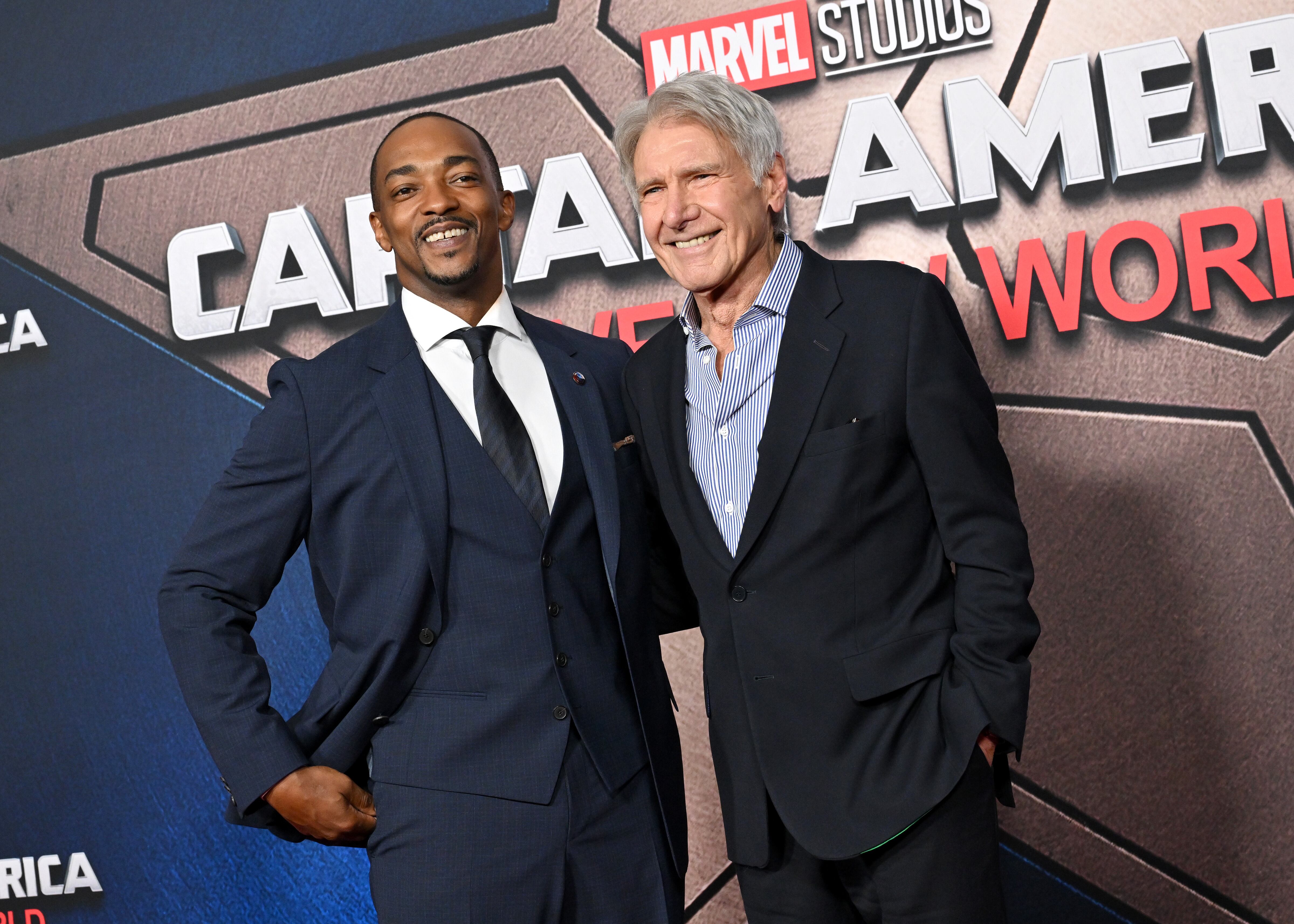 Anthony Mackie y Harrison Ford en el estreno de 'Capitán América: un nuevo mundo'