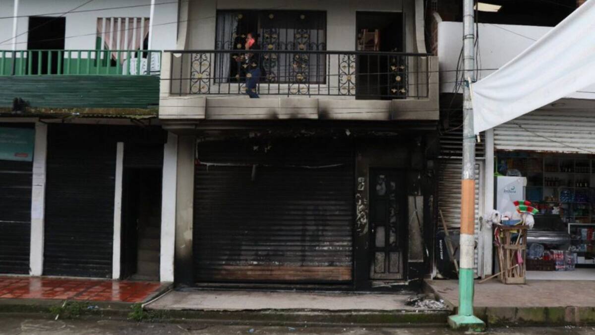 Buscan a responsables de prender fuego a vivienda de alcalde de El Charco