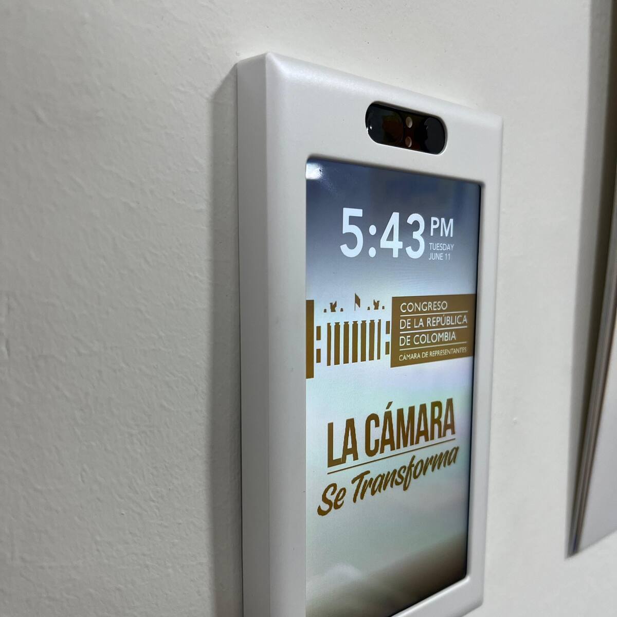 Congresistas denuncian instalación de cámaras en oficinas: “muy grave para la oposición”