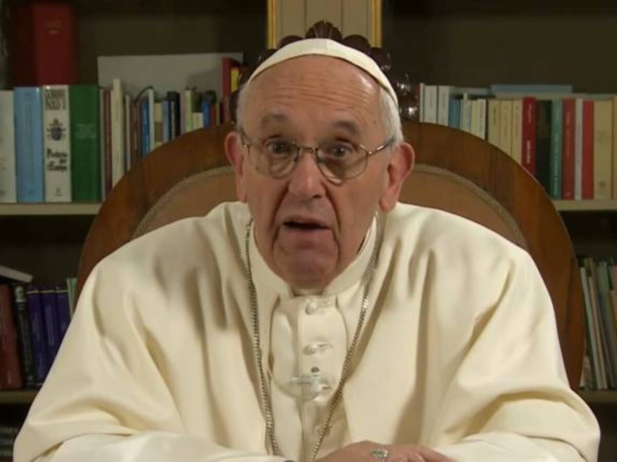 Papa Francisco felicita a pareja gay por bautismo de hijos adoptivos