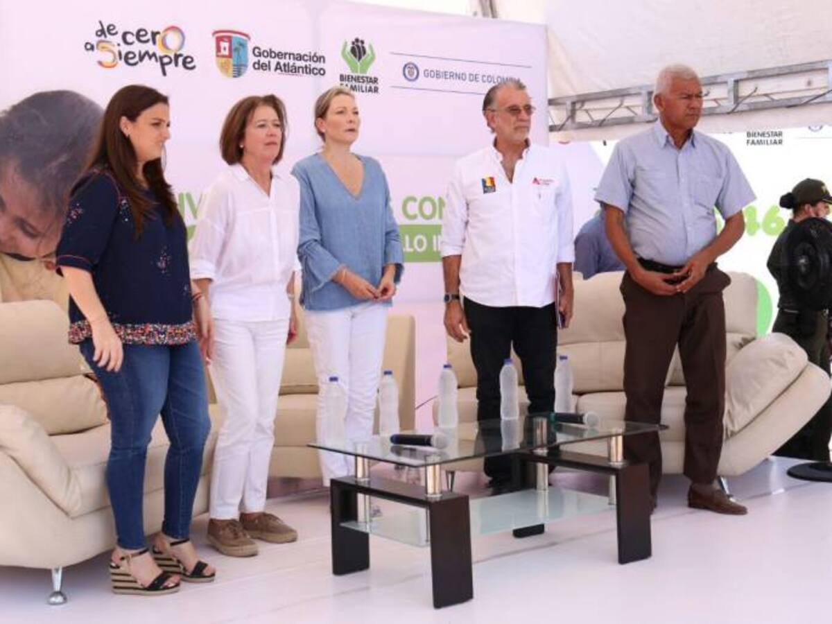 Mensaje de solidaridad envió primera dama a madres de policías fallecidos