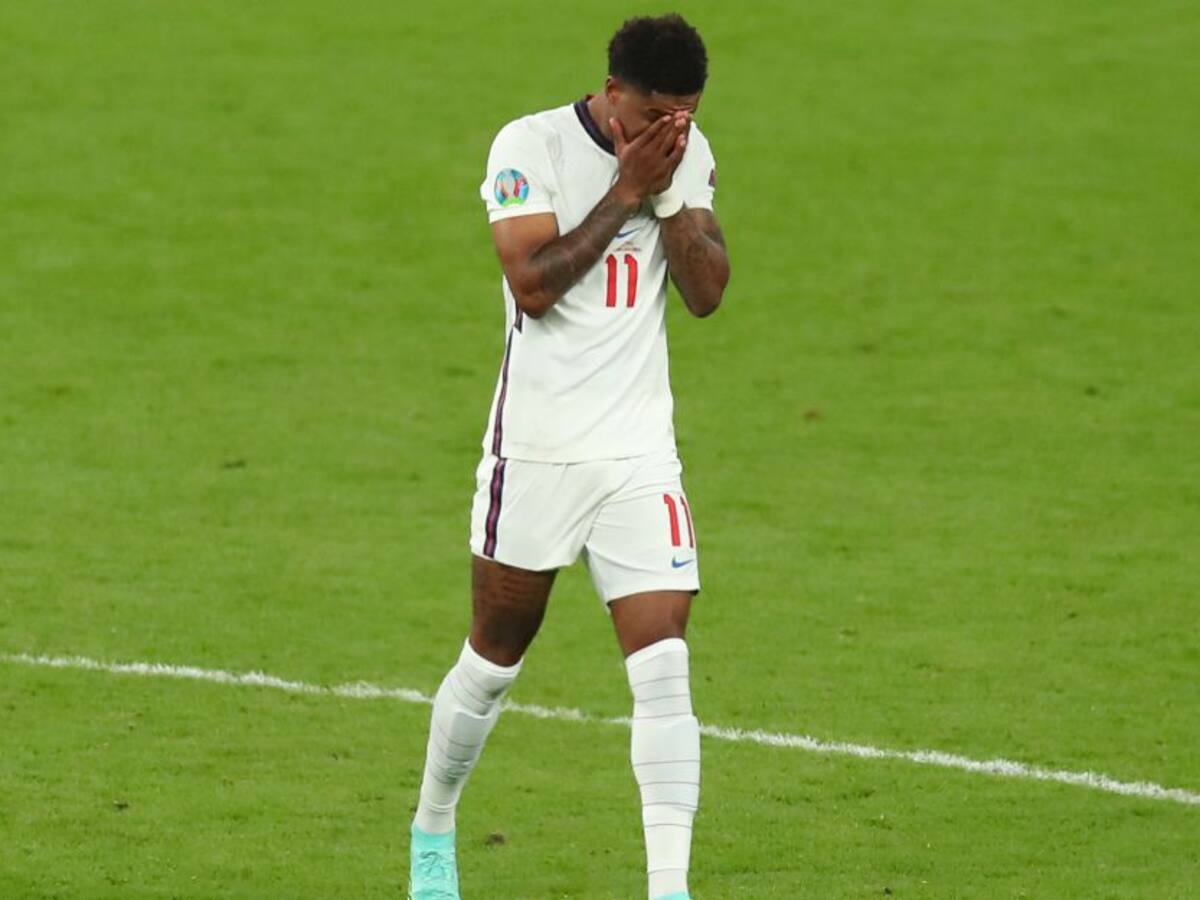 Rashford se disculpa por su penal fallado, pero no por sus "orígenes"