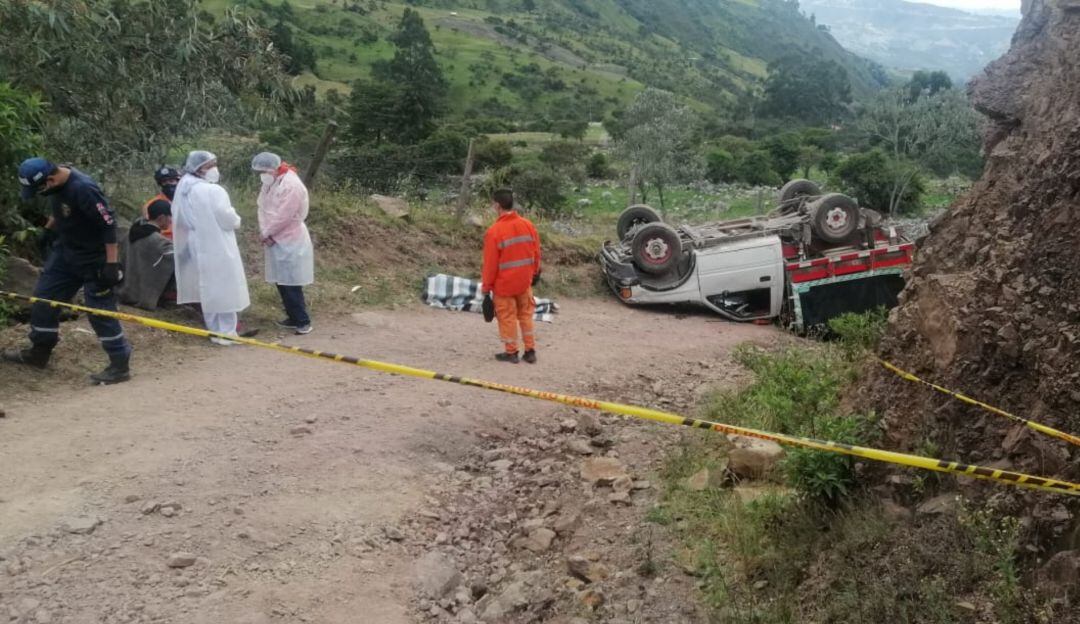 El carro transportaba leche por las veredas del municipio. 