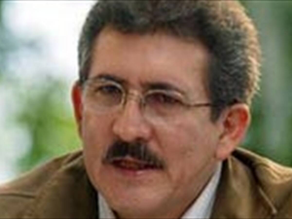 Eln revela detalles de acercamientos de paz con el Gobierno Uribe