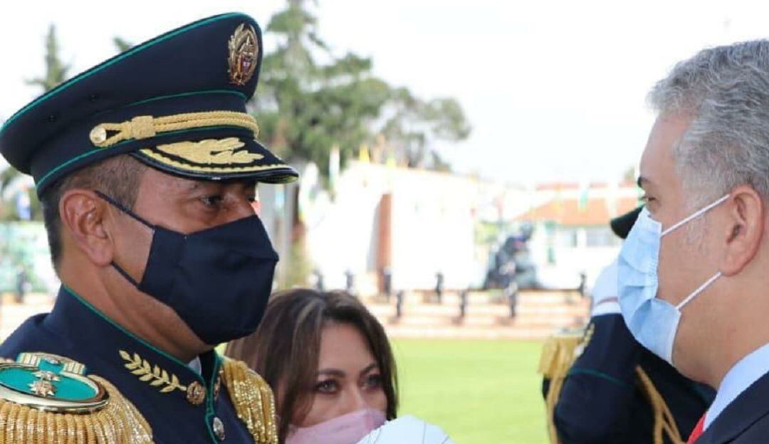 El Brigadier General Luis Carlos Hernández Aldana con el Presidente Duque