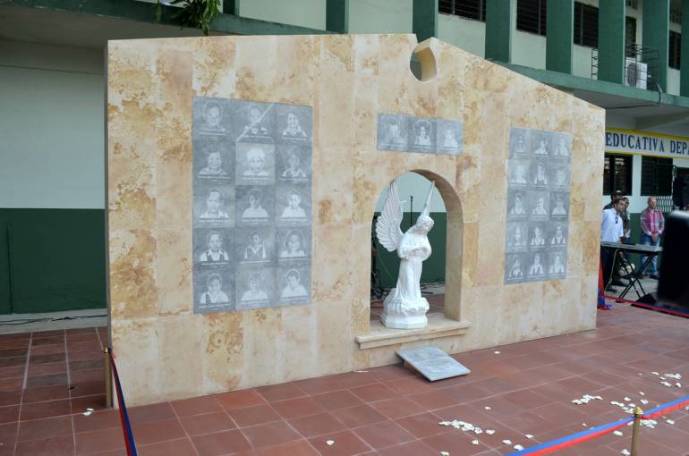 Este es uno de lo monumentos con los que se recuerda a las víctimas en Fundación, Magdalena. Gobernación de Magdalena.
