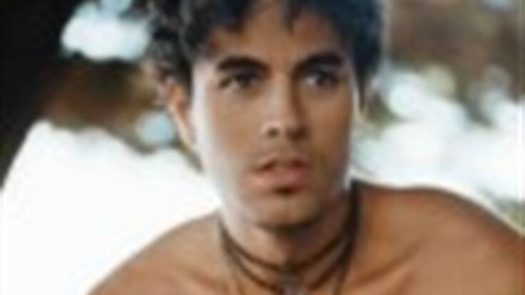 Enrique Iglesias navegará desnudo frente a Miami por la victoria de España