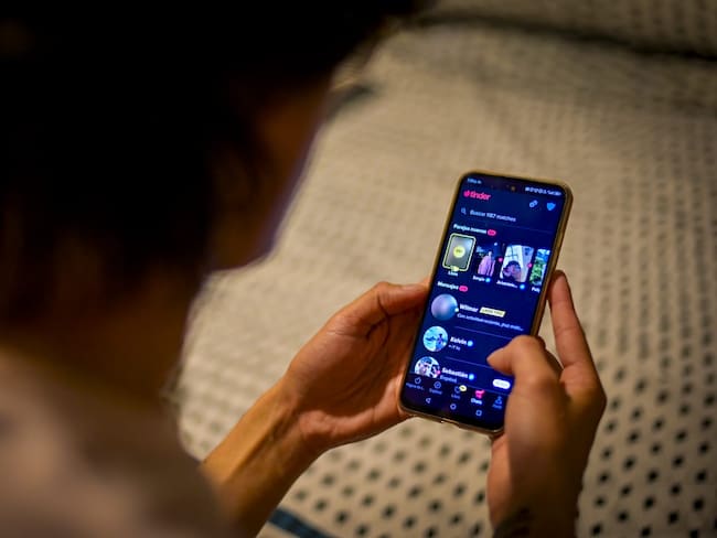 Conozca cómo actúan los estafadores a través de aplicaciones de citas