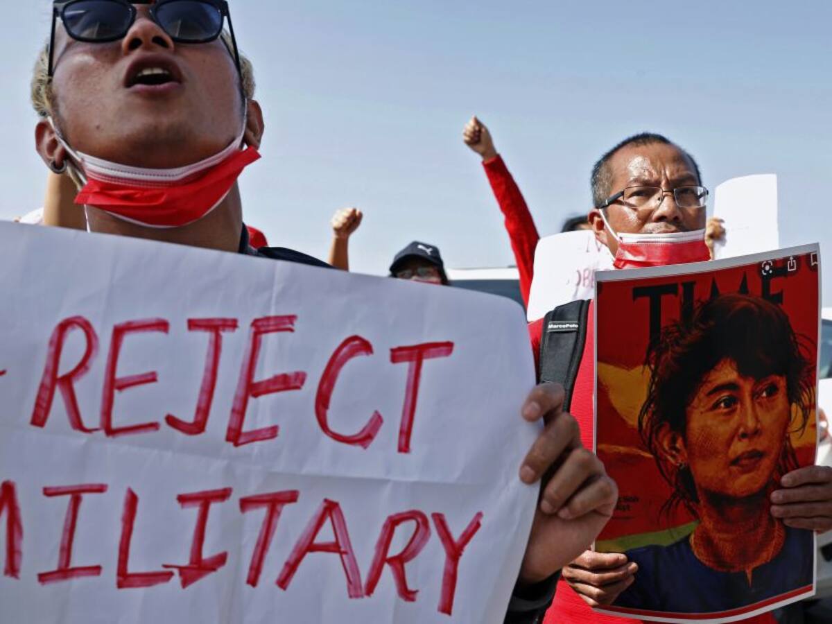 El gobierno militar birmano ordena el bloqueo de Facebook