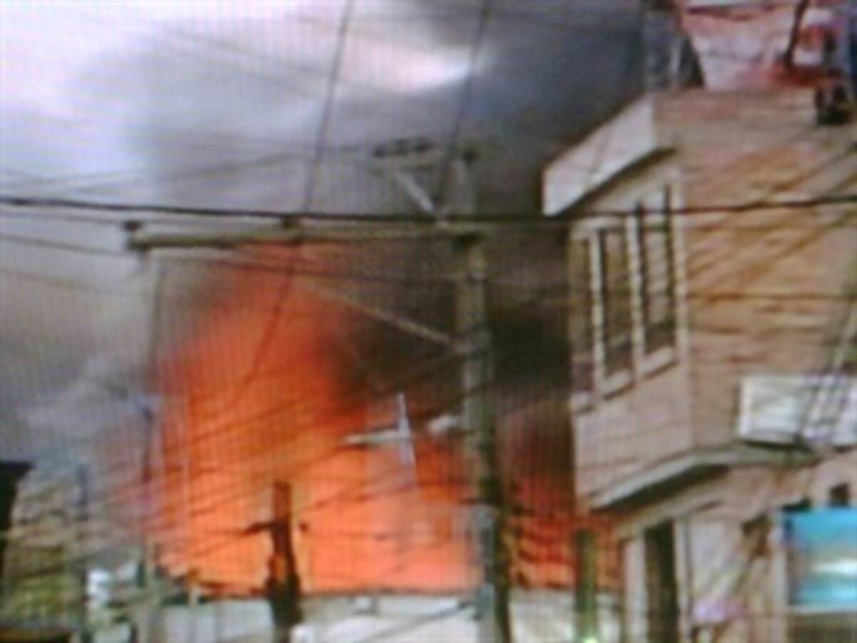Herido en el incendio de fábrica de Fontibón continúa hospitalizado