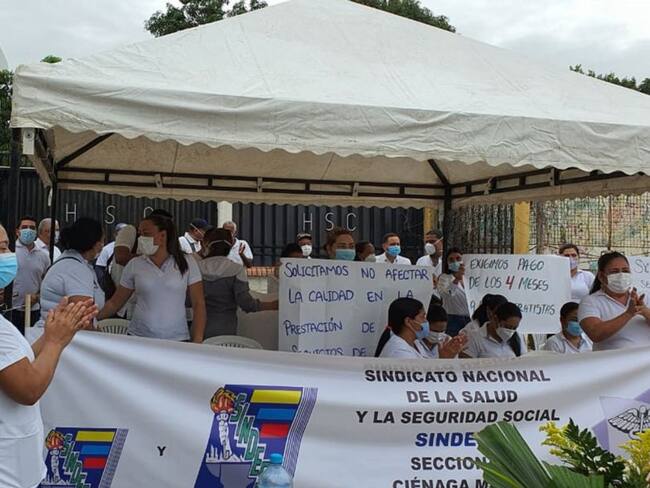Empleados de la ESE de Ciénaga protestan por falta de pago