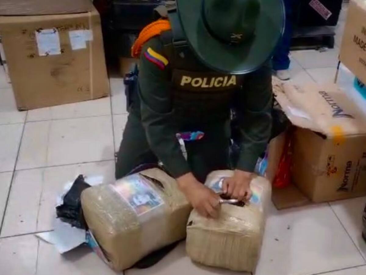 Más de 19 mil dosis de marihuana fueron incautadas en empresa de mensajería en San Gil, Santander