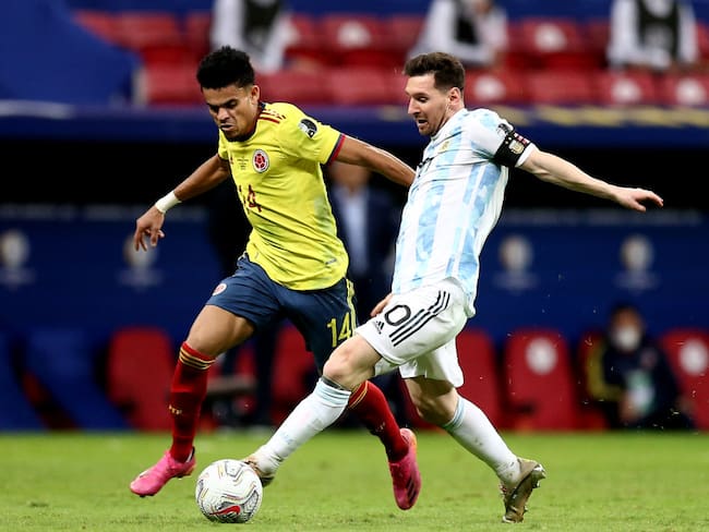 Lionel Messi y Luis Díaz en la Copa América de Brasil 2021 (Photo by MB Media/Getty Images)