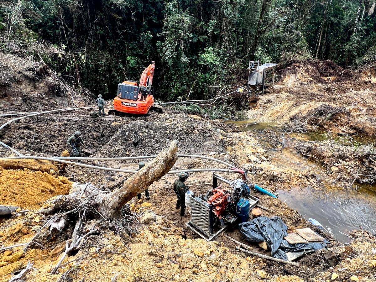 Desmantelan tres frentes de minería ilegal en hábitats protegidos del oriente antioqueño