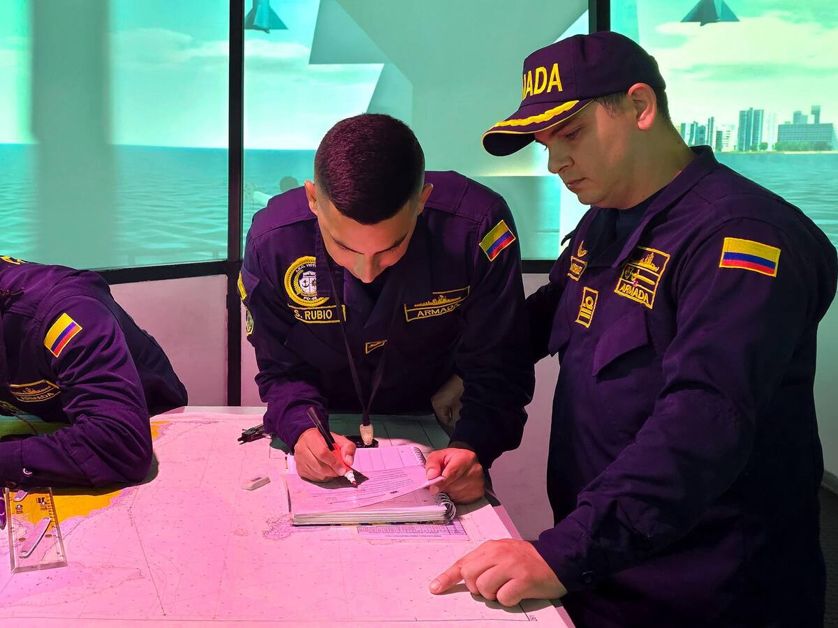 Culminó primer curso de oficial de guardia en el mar avanzado en Cartagena
