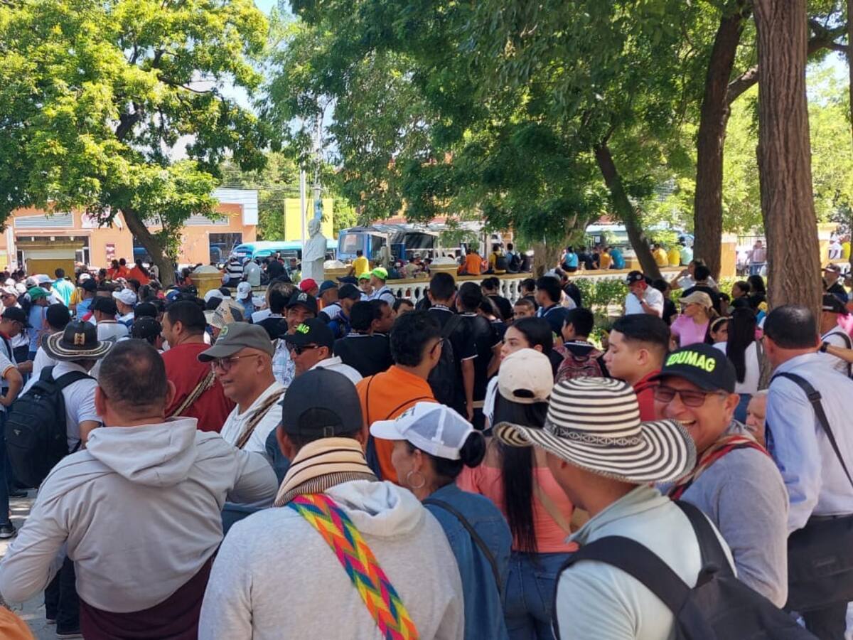 Samarios y magdalenenses marchan en apoyo a las reformar del Gobierno Nacional