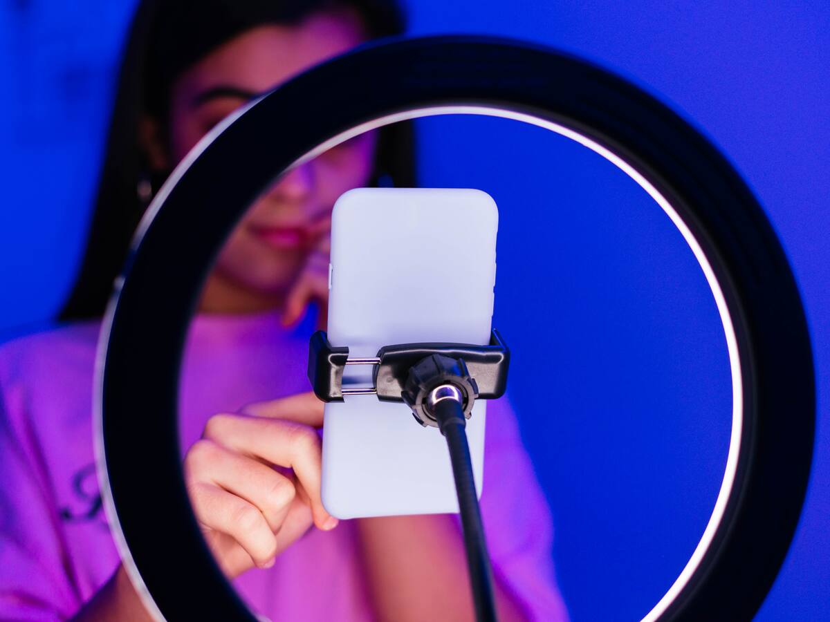 MinTic contrató escuela de influenciadores con fundación liderada por un primo de Albert Corredor