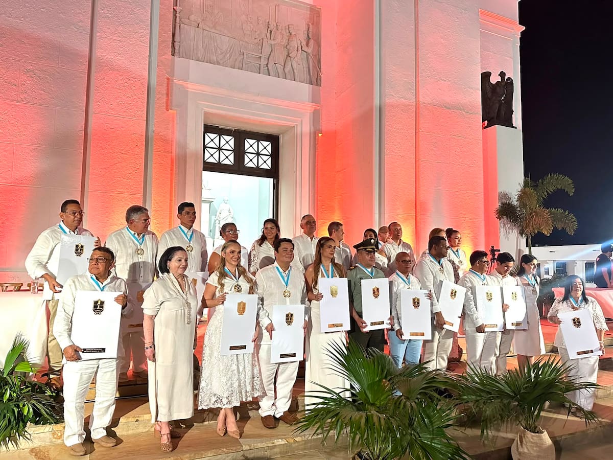 Santa Marta exaltó a 21 personalidades y empresas con la Gran Cruz de Bastidas