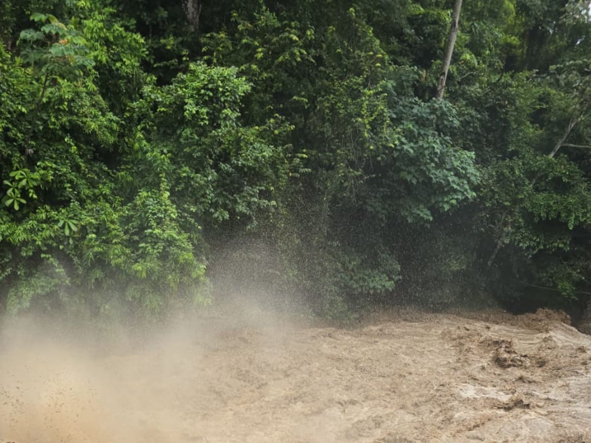 Cierre temporal de bocatomas en Neiva por creciente del río Las Ceibas