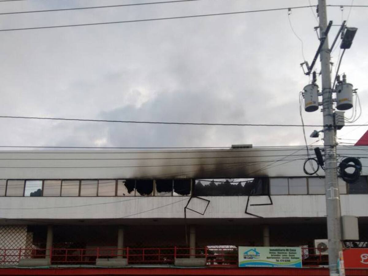Incendio destruye parcialmente colegio en Cartagena