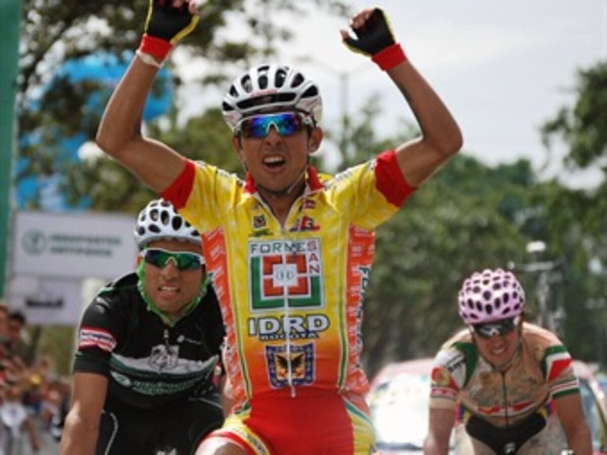 Félix Cárdenas conservó liderato de la Vuelta a Colombia