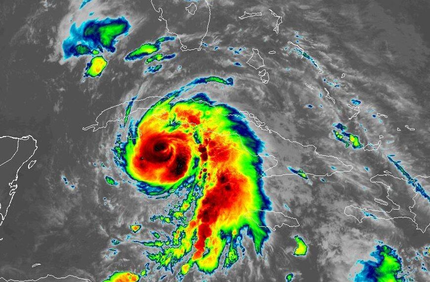 Huracán Rafael, categoría 2. Foto tomada de X ONU en Cuba.