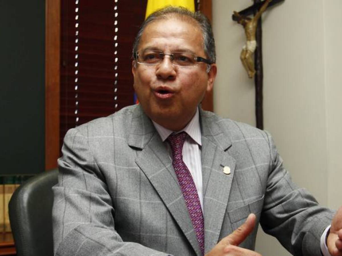 Exmagistrado Camilo Tarquino rinde interrogatorio en la Fiscalía