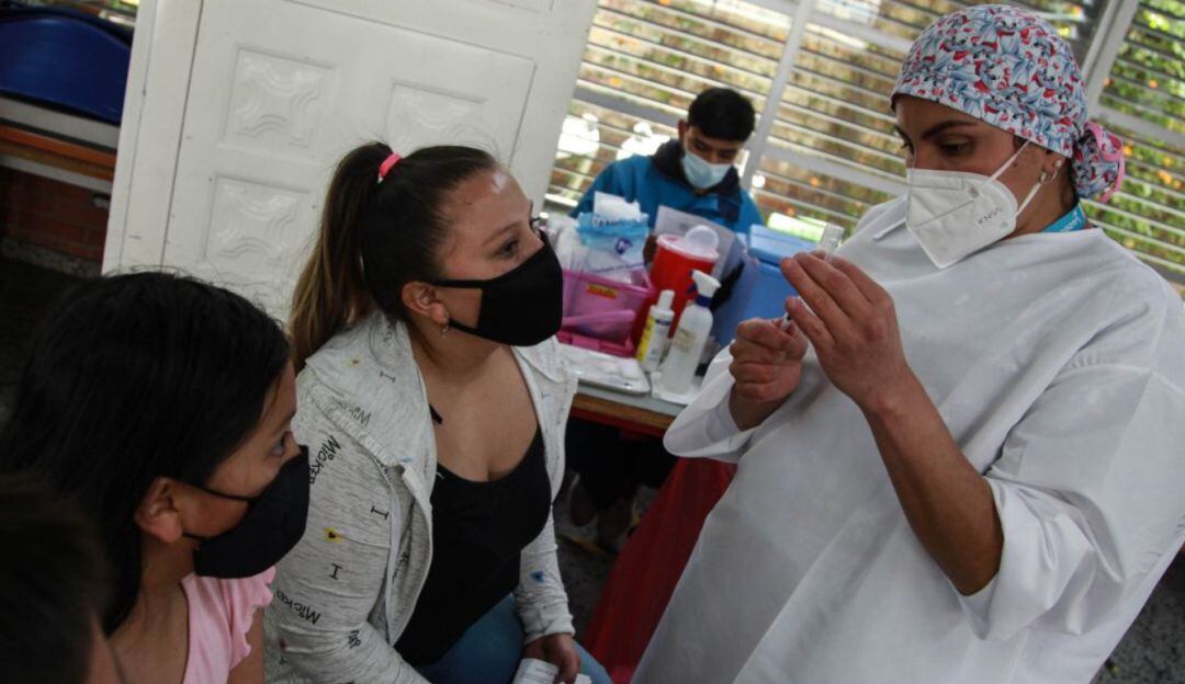 21 fallecidos y 1308 contagios por COVID en Santander