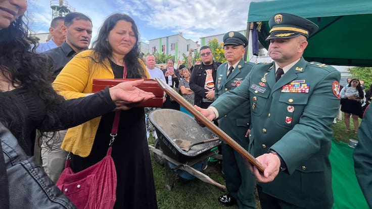 Coronel Julián Arango, comandante Octava Brigada, Ejército