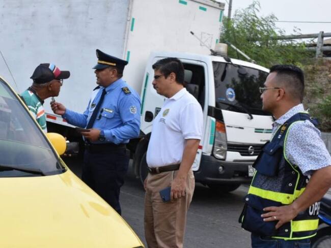DATT anuncia controles a venezolanos que conducen sin licencia en Cartagena