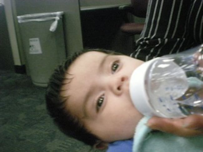 Baja la radiactividad en el agua de Tokio hasta un nivel seguro para los bebés