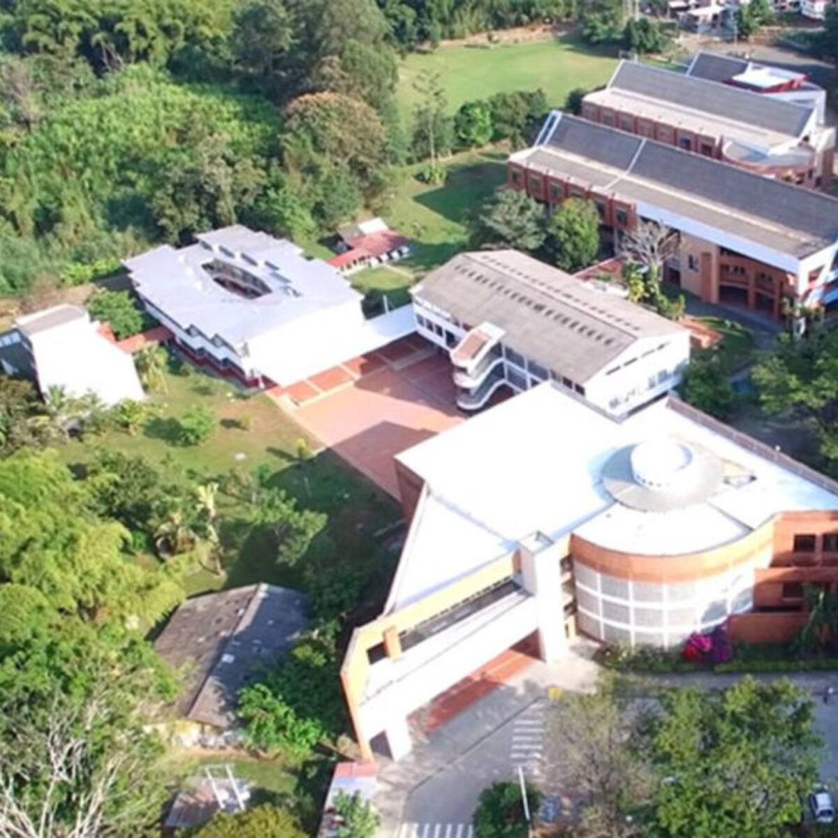 Polémica por costo de derechos de grado en universidad privada de Pereira