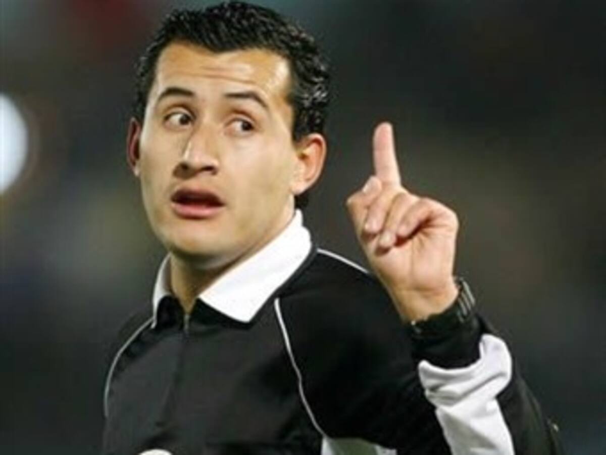 El chileno Enrique Osses pitará el partido Colombia-Costa Rica