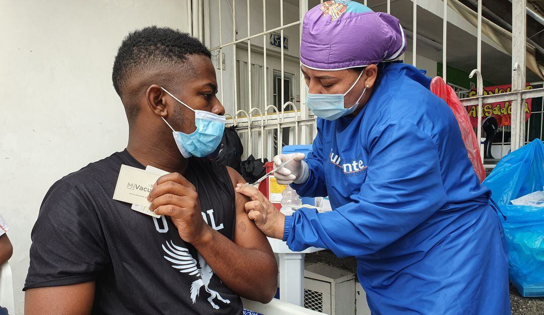 Vacunación de los barrios del suroriente de Cali